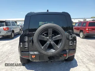 2024 Land Rover Defender X z VIN SALEX7EU2R2314703, wystawiony jako Copart lot #54610625 z przebiegiem 5 351 mil mil oraz Szkoda całkowita • Salvage title. Historia ofert i sprzedaży dostępna na DreamBid. Obrazek 6.