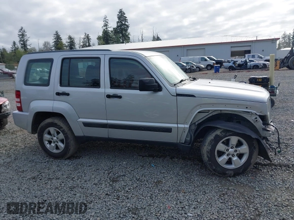 2011 Jeep Liberty Sport z VIN 1J4PN2GK9BW503376, wystawiony jako IAAI lot #42143053 z przebiegiem 168 841 mil mil oraz . Historia ofert i sprzedaży dostępna na DreamBid. Obrazek 14.