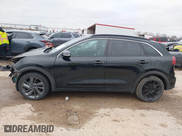2017 Kia Niro Touring Launch Edition with VIN KNDCC3LC2H5078662, listed as a IAAI auction lot 41527692 with 100,269 mi miles. Bid and sale history available at carsss.com. Image 14.