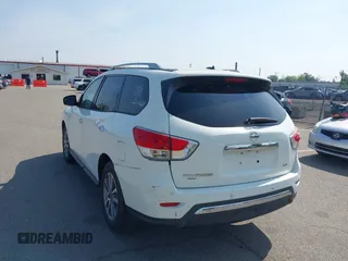 2015 Nissan Pathfinder S z VIN 5N1AR2MN2FC686217, wystawiony jako IAAI lot #42491000 z przebiegiem 144 092 mil mil oraz . Historia ofert i sprzedaży dostępna na DreamBid. Obrazek 6.