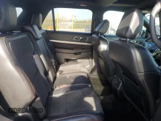 2018 Ford Explorer XLT z VIN 1FM5K7D82JGA41100, wystawiony jako Copart lot #53668305 z przebiegiem 117 733 mil mil oraz Szkody całkowita. Historia ofert i sprzedaży dostępna na DreamBid. Obrazek 11.