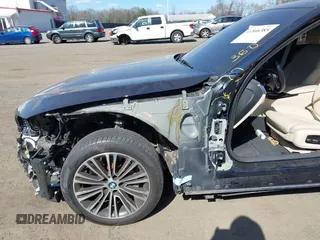 2019 BMW 5 Series 530i xDrive z VIN WBAJA7C55KG912518, wystawiony jako IAAI lot #41846385 z przebiegiem 58 262 mil mil oraz . Historia ofert i sprzedaży dostępna na DreamBid. Obrazek 17.