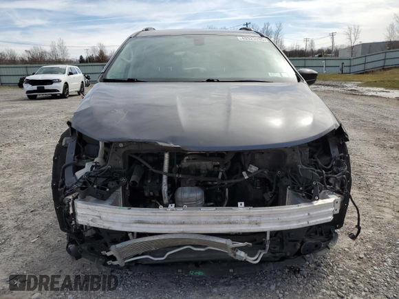 2018 Chrysler Pacifica Touring L z VIN 2C4RC1BG9JR143020, wystawiony jako Copart lot #49323205 z przebiegiem 126 389 mil mil oraz Szkody całkowita. Historia ofert i sprzedaży dostępna na DreamBid. Obrazek 5.