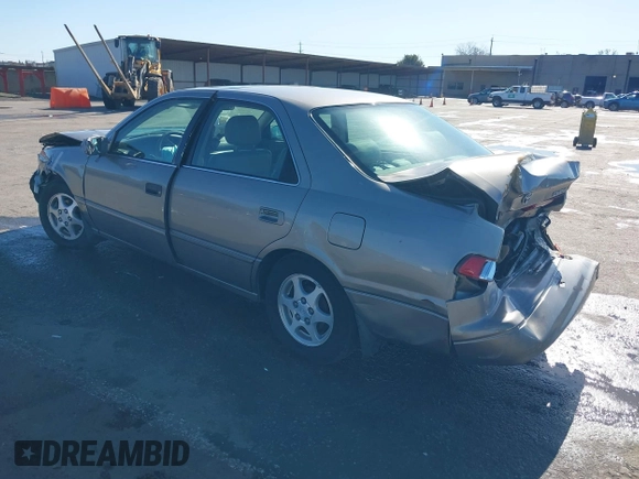 1998 Toyota Camry LE z VIN 4T1BG28KXWU248887, wystawiony jako IAAI lot #41507392 z przebiegiem Nie podano mil oraz . Historia ofert i sprzedaży dostępna na DreamBid. Obrazek 3.