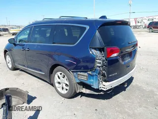 2018 Chrysler Pacifica Touring L z VIN 2C4RC1BGXJR126520, wystawiony jako IAAI lot #42223746 z przebiegiem 117 847 mil mil oraz . Historia ofert i sprzedaży dostępna na DreamBid. Obrazek 3.