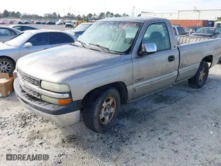 2000 Chevrolet Silverado 1500 with VIN 1GCEC14V8YE329195, listed as a IAAI auction lot 41684278 with 450,167 mi miles. Bid and sale history available at carsss.com. Image 2.
