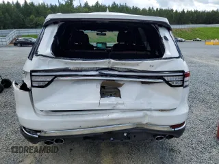 2023 Lincoln Aviator Reserve with VIN 5LM5J7WC0PGL05862, listed as a Copart auction lot 60918995 with 28,617 mi miles and Salvage title. Bid and sale history available at DreamBid. Image 6.