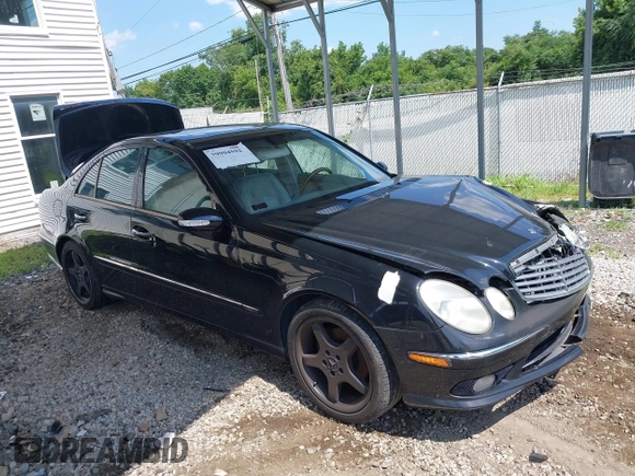 2005 Mercedes-Benz E-Class 3.2L with VIN WDBUF65J05A634879, listed as a IAAI auction lot 39904592 with 4,835 mi miles. Bid and sale history available at carsss.com. Image 1.