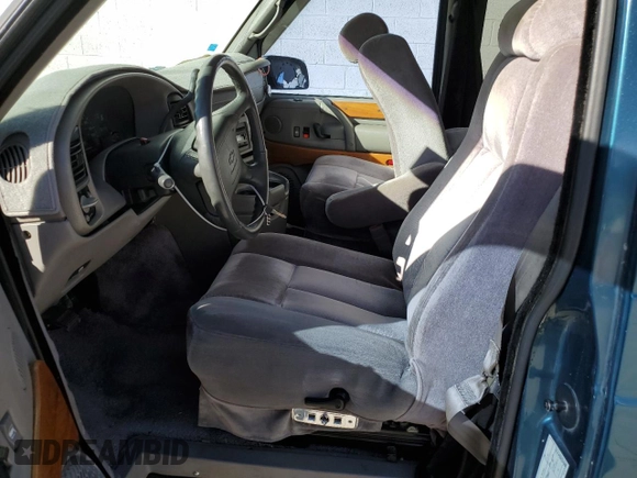 1996 Chevrolet Astro Cargo YF7 with VIN 1GBDM19W5TB103446, listed as a Copart auction lot 50072735 with 96,833 mi miles and Salvage Title. Bid and sale history available at DreamBid. Image 7.