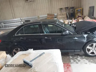 2016 Mercedes-Benz E-Class E 350 Luxury with VIN WDDHF8JB4GB178501, listed as a IAAI auction lot 41043310 with 126,903 mi miles. Bid and sale history available at carsss.com. Image 13.