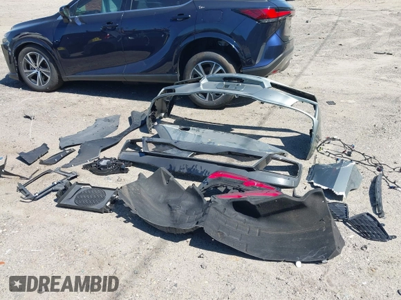 2024 Chevrolet Corvette 2LT z VIN 1G1YB2D43R5105307, wystawiony jako IAAI lot #42060470 z przebiegiem 9 400 mil mil oraz . Historia ofert i sprzedaży dostępna na DreamBid. Obrazek 12.