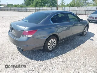 2008 Honda Accord LX z VIN 1HGCP26398A058704, wystawiony jako IAAI lot #42300960 z przebiegiem 206 121 mil mil oraz . Historia ofert i sprzedaży dostępna na DreamBid. Obrazek 4.