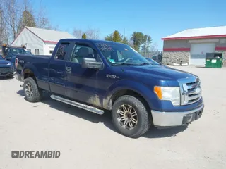 2009 Ford F-150 STX with VIN 1FTRX14889KB49041, listed as a IAAI auction lot 41925348 with 105,253 mi miles. Bid and sale history available at carsss.com. Image 1.
