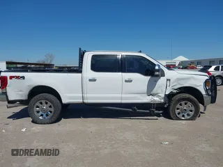 2019 Ford F-250 XL z VIN 1FT7W2B67KEE21553, wystawiony jako IAAI lot #41850136 z przebiegiem 157 012 mil mil oraz . Historia ofert i sprzedaży dostępna na DreamBid. Obrazek 13.