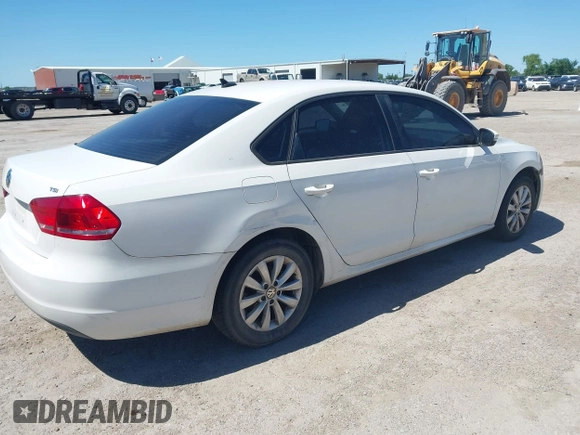 2015 Volkswagen Passat Limited Edition Edition z VIN 1VWAT7A32FC056264, wystawiony jako IAAI lot #42320310 z przebiegiem 155 212 mil mil oraz . Historia ofert i sprzedaży dostępna na DreamBid. Obrazek 6.