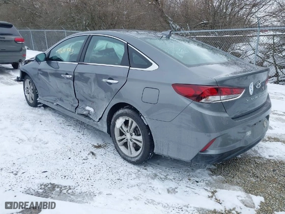 2019 Hyundai Sonata Sport with VIN 5NPE34AF2KH816737, listed as a IAAI auction lot 41631823 with 31,207 mi miles. Bid and sale history available at carsss.com. Image 3.