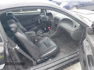 2002 Ford Mustang GT Deluxe z VIN 1FAFP42X82F158373, wystawiony jako IAAI lot #42299510 z przebiegiem 178 657 mil mil oraz . Historia ofert i sprzedaży dostępna na DreamBid. Obrazek 5.