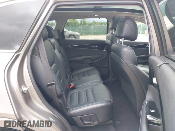 2017 Kia Sorento SXL z VIN 5XYPK4A59HG253995, wystawiony jako IAAI lot #42367134 z przebiegiem 118 084 mil mil oraz . Historia ofert i sprzedaży dostępna na DreamBid. Obrazek 8.