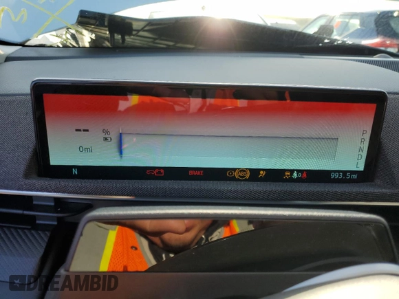 2022 Ford Mustang Mach-E Premium z VIN 3FMTK3SU7NMA49432, wystawiony jako Copart lot #36591543 z przebiegiem 993 mil mil oraz . Historia ofert i sprzedaży dostępna na DreamBid. Obrazek 9.