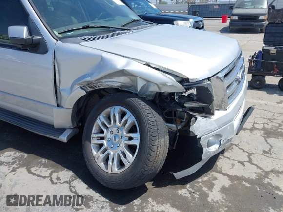 2011 Ford Expedition Limited z VIN 1FMJU2A54BEF43559, wystawiony jako IAAI lot #42294213 z przebiegiem 153 030 mil mil oraz . Historia ofert i sprzedaży dostępna na DreamBid. Obrazek 6.