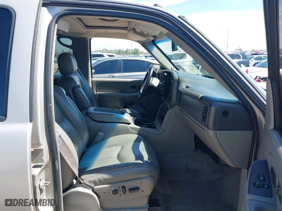 2005 GMC Yukon SLT with VIN 1GKEC13T15R144480, listed as a IAAI auction lot 41632540 with 184,038 mi miles. Bid and sale history available at carsss.com. Image 5.