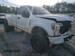 2018 Ford F-350 XL z VIN 1FTRF3DT9JEB35526, wystawiony jako Copart lot #37557924 z przebiegiem 151 676 mil mil oraz Szkoda całkowita • Salvage title. Historia ofert i sprzedaży dostępna na DreamBid. Obrazek 4.