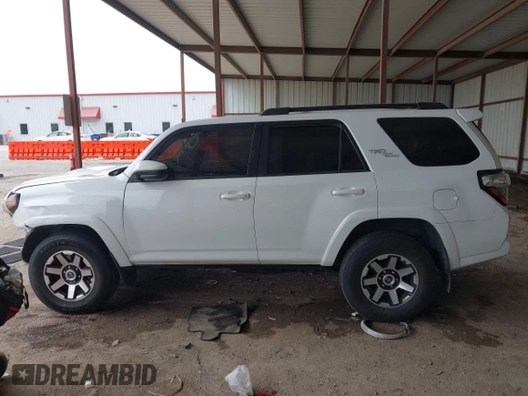 2019 Toyota 4Runner SR5 с VIN JTEBU5JR1K5712476, выставлен на аукционе IAAI как лот 41910180 с пробегом 115 738 миль миль и . История ставок и продаж доступна на DreamBid. Изображение 14.