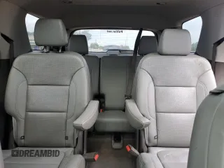2019 Chevrolet Traverse Premier z VIN 1GNERKKW6KJ196586, wystawiony jako Copart lot #53233245 z przebiegiem Nie podano mil oraz Szkoda całkowita • Salvage title. Historia ofert i sprzedaży dostępna na DreamBid. Obrazek 10.