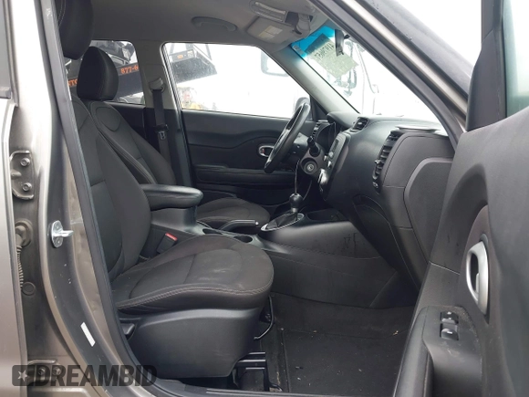 2015 Kia Soul z VIN KNDJN2A28F7219581, wystawiony jako IAAI lot #41979657 z przebiegiem 172 688 mil mil oraz . Historia ofert i sprzedaży dostępna na DreamBid. Obrazek 5.