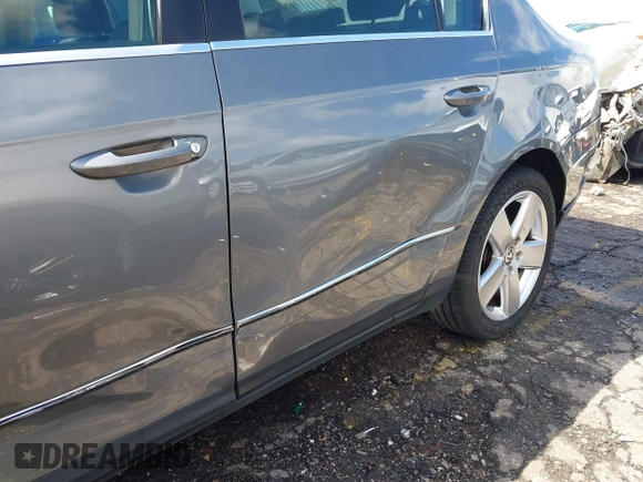 2008 Volkswagen Passat Komfort with VIN WVWAK73C48E145599, listed as a IAAI auction lot 42005894 with 158,147 mi miles and . Bid and sale history available at DreamBid. Image 17.