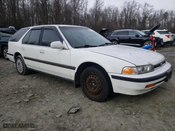 1993 Honda Accord LX with VIN 1HGCB9852PA000826, listed as a Copart auction lot 87425974 with 81,181 mi miles and Clean Title. Bid and sale history available at carsss.com. Image 4.