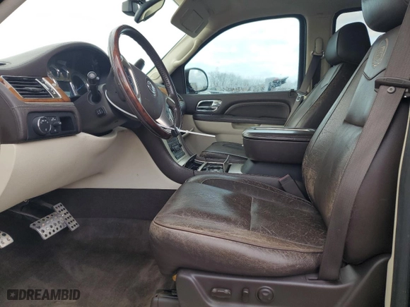 2011 Cadillac Escalade Platinum Edition with VIN 1GYS3DEFXBR345999, listed as a Copart auction lot 84712534 with 189,219 mi miles and Salvage Title. Bid and sale history available at carsss.com. Image 7.