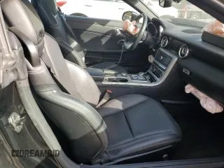 2018 Mercedes-Benz SLC 300 z VIN WDDPK3JA4JF155592, wystawiony jako Copart lot #80042324 z przebiegiem 89 312 mil mil oraz Szkoda całkowita • Salvage title. Historia ofert i sprzedaży dostępna na DreamBid. Obrazek 10.
