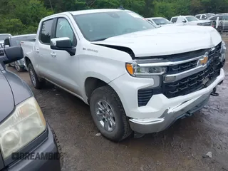 2025 Chevrolet Silverado 1500 LT z VIN 1GCUKDED4SZ123636, wystawiony jako IAAI lot #42216309 z przebiegiem 29 832 mil mil oraz . Historia ofert i sprzedaży dostępna na DreamBid. Obrazek 1.