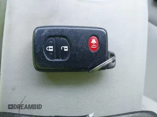 2013 Toyota Prius One z VIN JTDKN3DU0D5650285, wystawiony jako IAAI lot #41875987 z przebiegiem 281 084 mil mil oraz . Historia ofert i sprzedaży dostępna na DreamBid. Obrazek 11.
