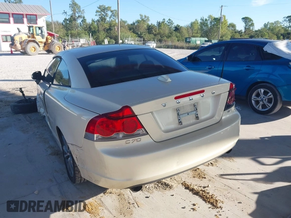 2010 Volvo C70 with VIN YV1672MC0AJ090939, listed as a IAAI auction lot 40903923 with 107,070 mi miles. Bid and sale history available at carsss.com. Image 3.