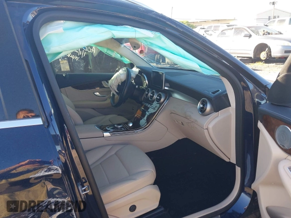 2019 Mercedes-Benz GLC with VIN WDC0G4KB8KF585423, listed as a IAAI auction lot 41254865 with Not Provided miles. Bid and sale history available at carsss.com. Image 5.