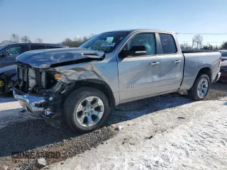 2020 Ram 1500 Big Horn z VIN 1C6SRFBT5LN215395, wystawiony jako Copart lot #41831925 z przebiegiem 77 890 mil mil oraz Szkoda całkowita • Salvage title. Historia ofert i sprzedaży dostępna na DreamBid. Obrazek 1.