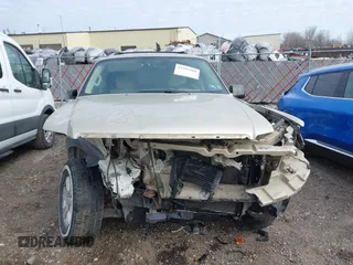 2006 Ford Explorer XLT with VIN 1FMEU73E46UA11137, listed as a IAAI auction lot 41995188 with 166,874 mi miles. Bid and sale history available at carsss.com. Image 13.