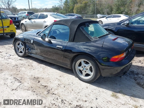 1997 BMW 3 Series Z3 1.9 z VIN 4USCH7326VLE03768, wystawiony jako IAAI lot #41422639 z przebiegiem Nie podano mil oraz . Historia ofert i sprzedaży dostępna na DreamBid. Obrazek 3.