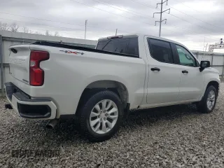 2019 Chevrolet Silverado 1500 Custom with VIN 1GCPYBEH3KZ371606, listed as a Copart auction lot 49652195 with 100,032 mi miles and Clean Title. Bid and sale history available at DreamBid. Image 3.