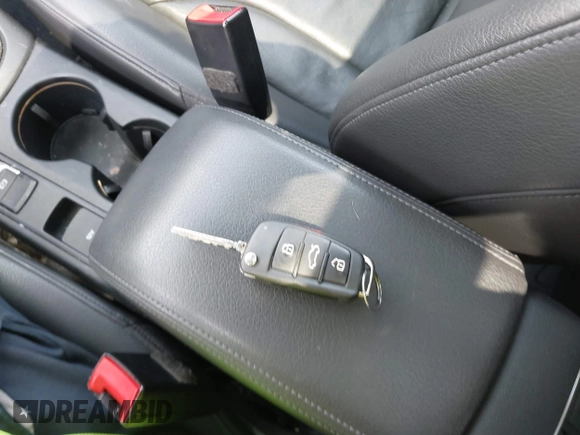 2016 Audi Q3 Premium Plus z VIN WA1EFCFSXGR014289, wystawiony jako IAAI lot #42440711 z przebiegiem 120 765 mil mil oraz . Historia ofert i sprzedaży dostępna na DreamBid. Obrazek 11.