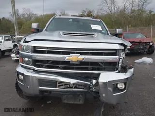 2019 Chevrolet Silverado 2500HD LTZ with VIN 1GC1KTEY4KF157917, listed as a IAAI auction lot 41174836 with 106,013 mi miles. Bid and sale history available at carsss.com. Image 13.
