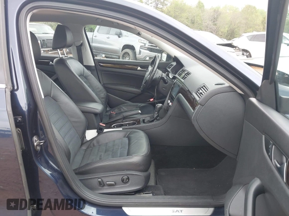 2014 Volkswagen Passat TDI SEL Premium with VIN 1VWCN7A36EC054891, listed as a IAAI auction lot 41964556 with 120,658 mi miles. Bid and sale history available at carsss.com. Image 5.