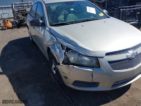2013 Chevrolet Cruze LS with VIN 1G1PA5SHXD7255286, listed as a IAAI auction lot 41717475 with 115,871 mi miles. Bid and sale history available at carsss.com. Image 6.