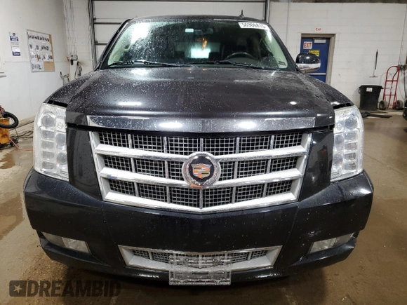 2013 Cadillac Escalade Platinum Edition z VIN 1GYS4DEF7DR240482, wystawiony jako Copart lot #56906815 z przebiegiem 147 774 mil mil oraz Szkoda całkowita • Salvage title. Historia ofert i sprzedaży dostępna na DreamBid. Obrazek 5.