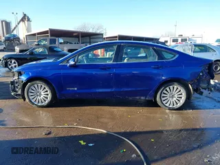 2016 Ford Fusion SE Hybrid with VIN 3FA6P0LU0GR388187, listed as a IAAI auction lot 38604646 with 135,625 mi miles. Bid and sale history available at carsss.com. Image 15.