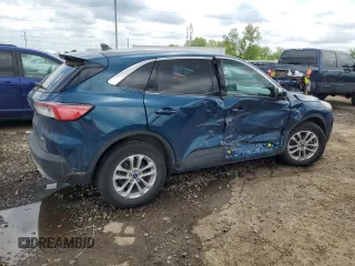 2020 Ford Escape SE with VIN 1FMCU9G64LUA83537, listed as a Copart auction lot 58823825 with 28,609 mi miles and Salvage title. Bid and sale history available at DreamBid. Image 3.
