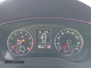 2012 Volkswagen Jetta GLI Autobahn z VIN 3VW567AJ1CM460223, wystawiony jako IAAI lot #41712037 z przebiegiem 132 172 mil mil oraz . Historia ofert i sprzedaży dostępna na DreamBid. Obrazek 7.