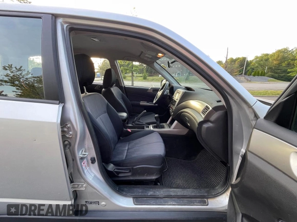 2009 Subaru Forester X with VIN JF2SH61619G790793, listed as a Copart auction lot 62647265 with 93,516 mi miles and Clean title. Bid and sale history available at DreamBid. Image 5.